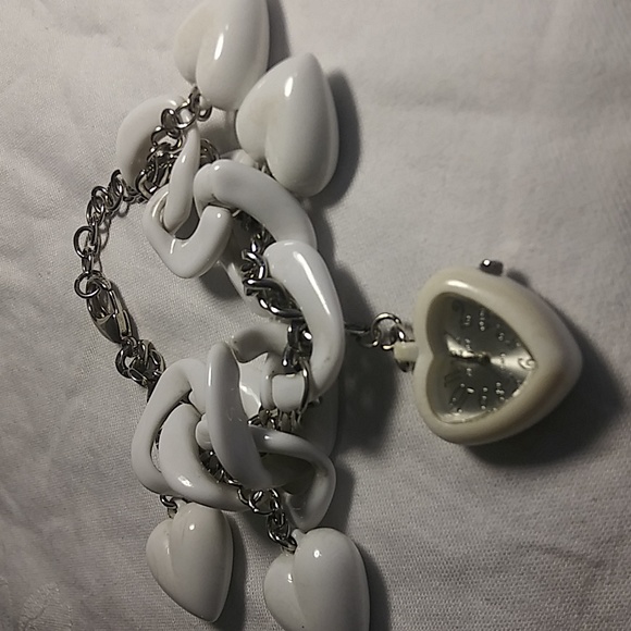 Betsy Johnson White Acrylic Hearts Watch Silver Tone Chain Mod Boho - Picture 2 of 4